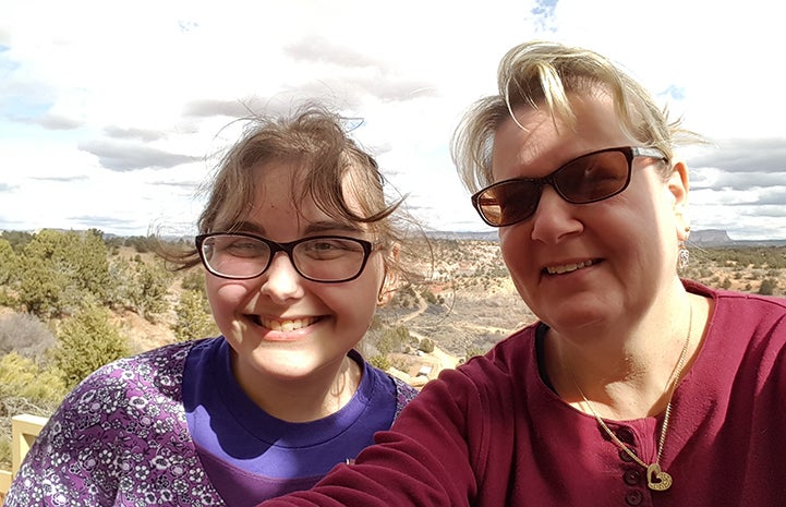 Volunteer Sheri Slattery with her daughter Heather