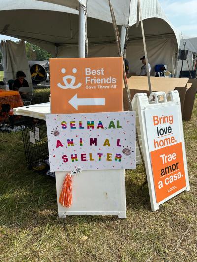 Best Friends signs as well as a Selma AL Animal Shelter sign