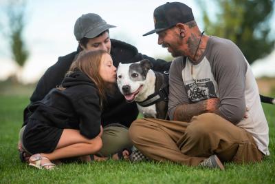 Rosita the dog with her new family